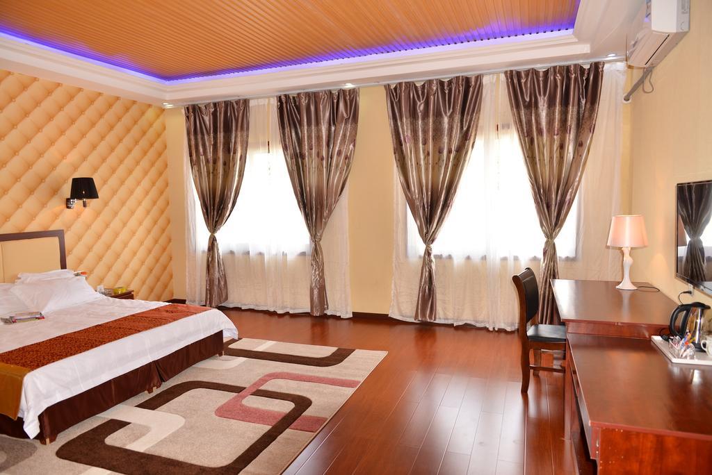 Warm Harbor Hotel ลิฟวิงสโตน ภายนอก รูปภาพ